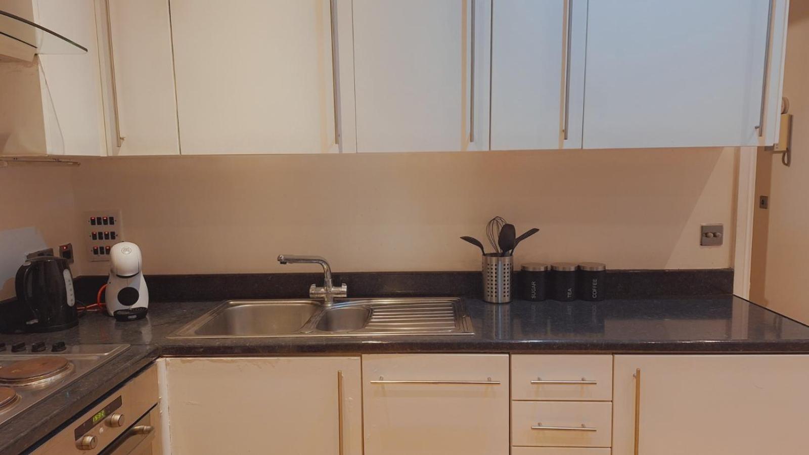 Comfortable - Cosy - Budget Studios In City Center London Eksteriør bilde